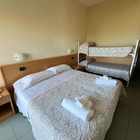 Hotel Nuovo Diana Сенигаллия Экстерьер фото
